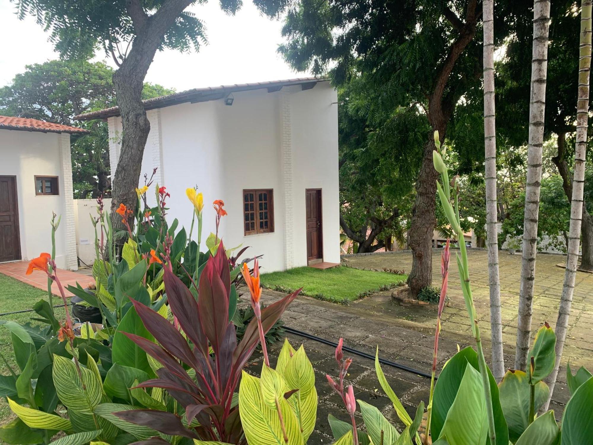 Morro Branco Suites - Hospedaria Morro Branco Beberibe Buitenkant foto
